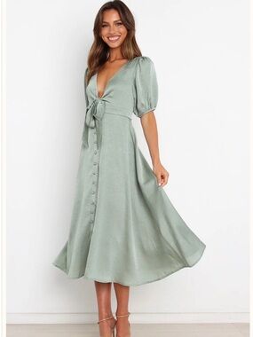Petal & Pup Sage Green Piper Maxi Dress Button Detail Tie Close Size 4